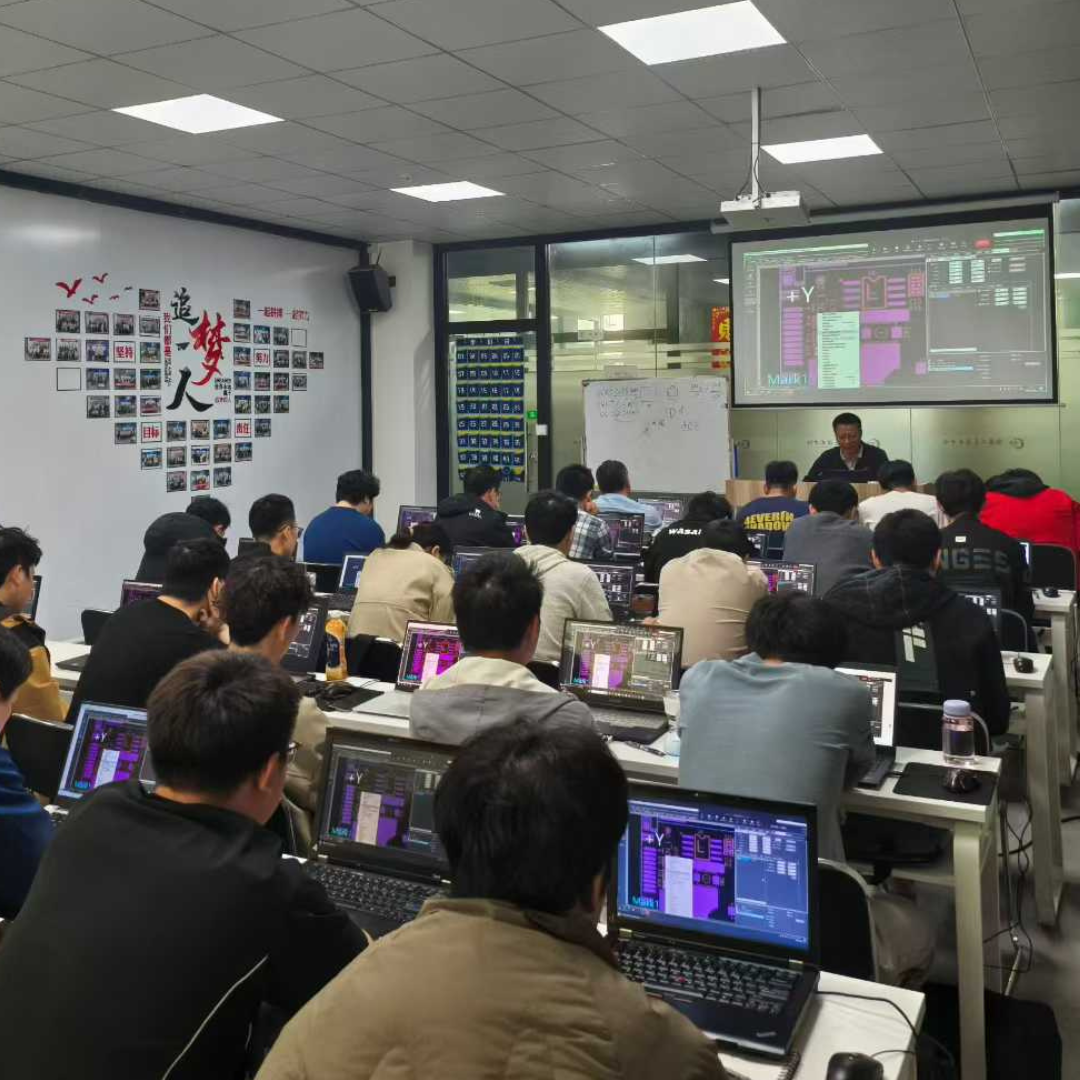 学员上课（正方形）